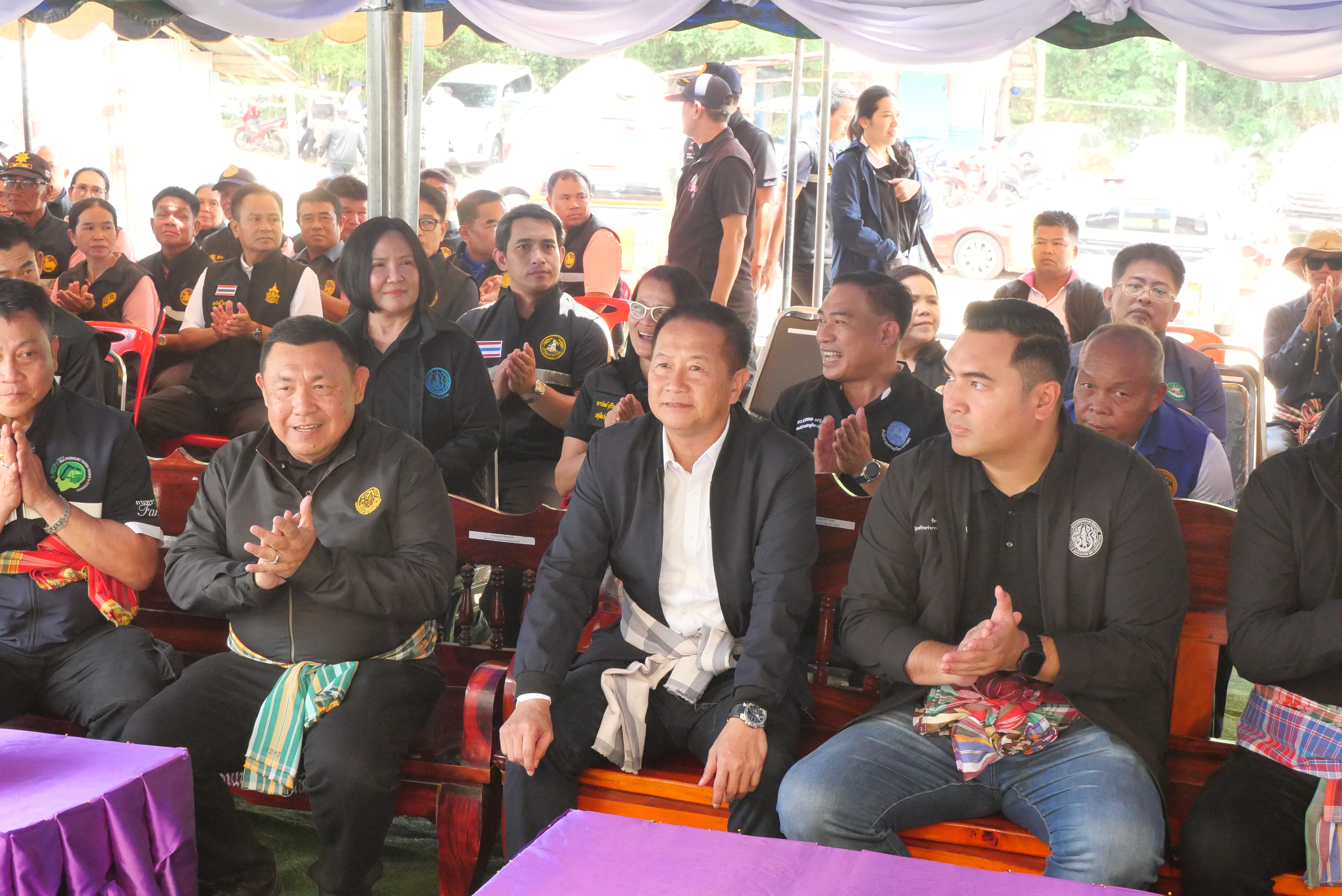 title - ส.ป.ก. ติดตามรัฐมนตรีช่วยว่าการกระทรวงเกษตรและสหกรณ์ (นายวัชระพล ขาวขำ) พร้อมคณะ ลงพื้นที่ตรวจราชการในพื้นที่จังหวัดกาฬสินธุ์ (จุดที่ 2) 
